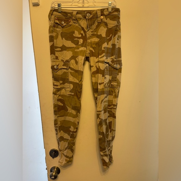 Cargo Camo True Religion Jeans - Picture 2 of 2